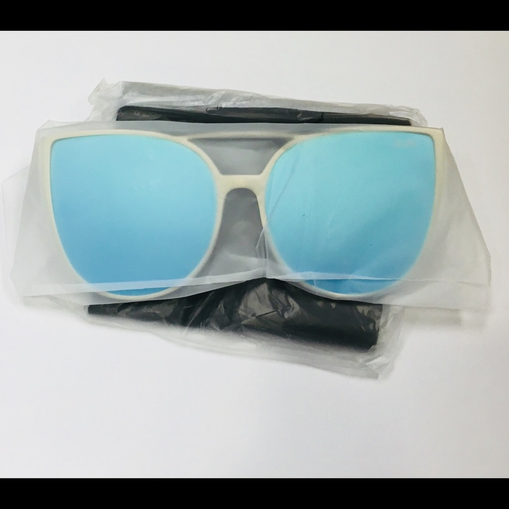 Brand new sorority princess quay sunglasses - Picture 2 of 5